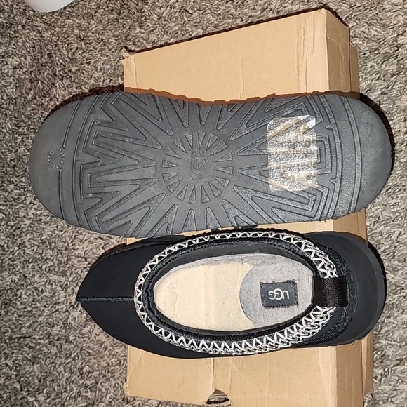 UGG Black Slip-On Shoes with Patterned Trim - Picture 4 of 4